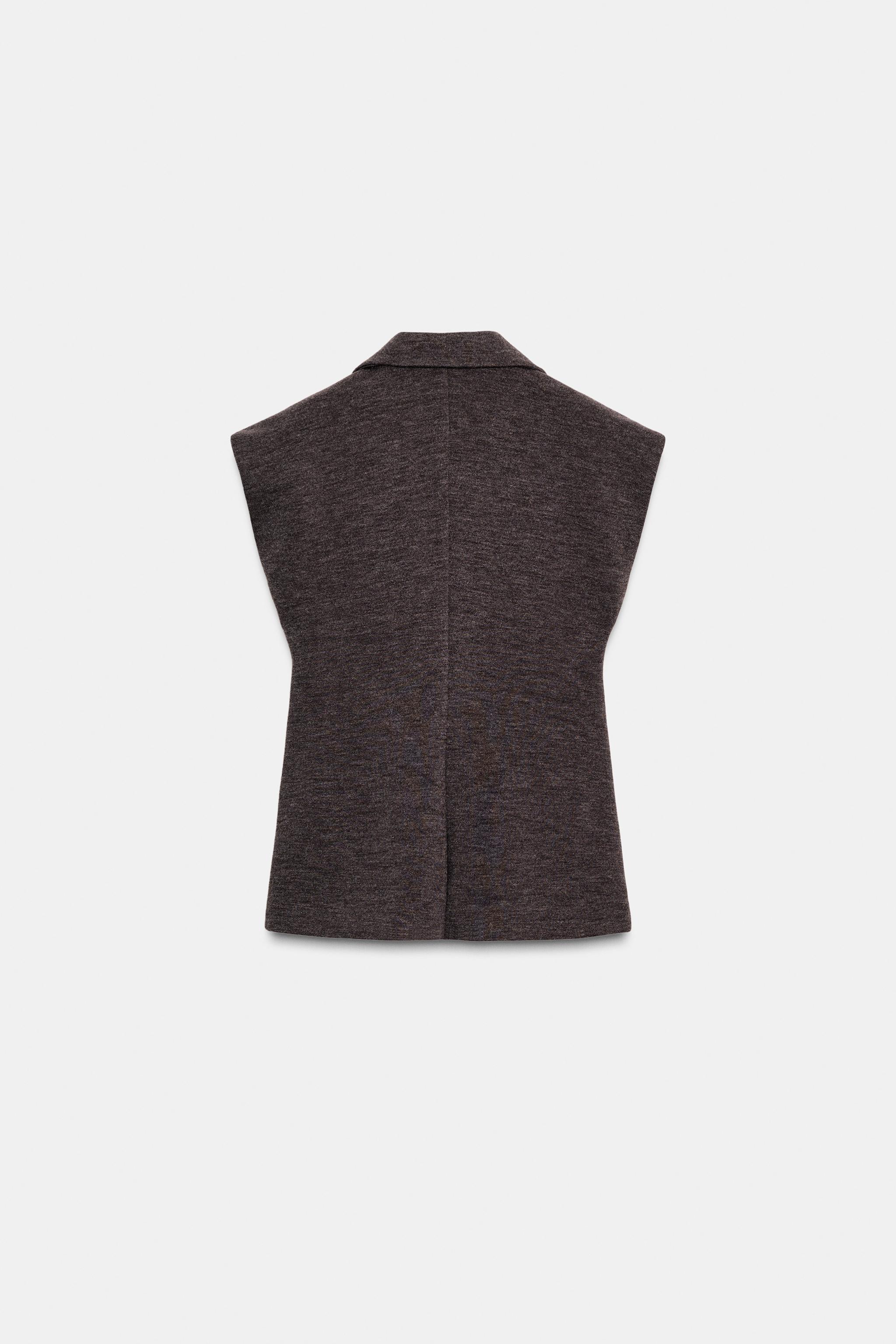 BUTTON VEST